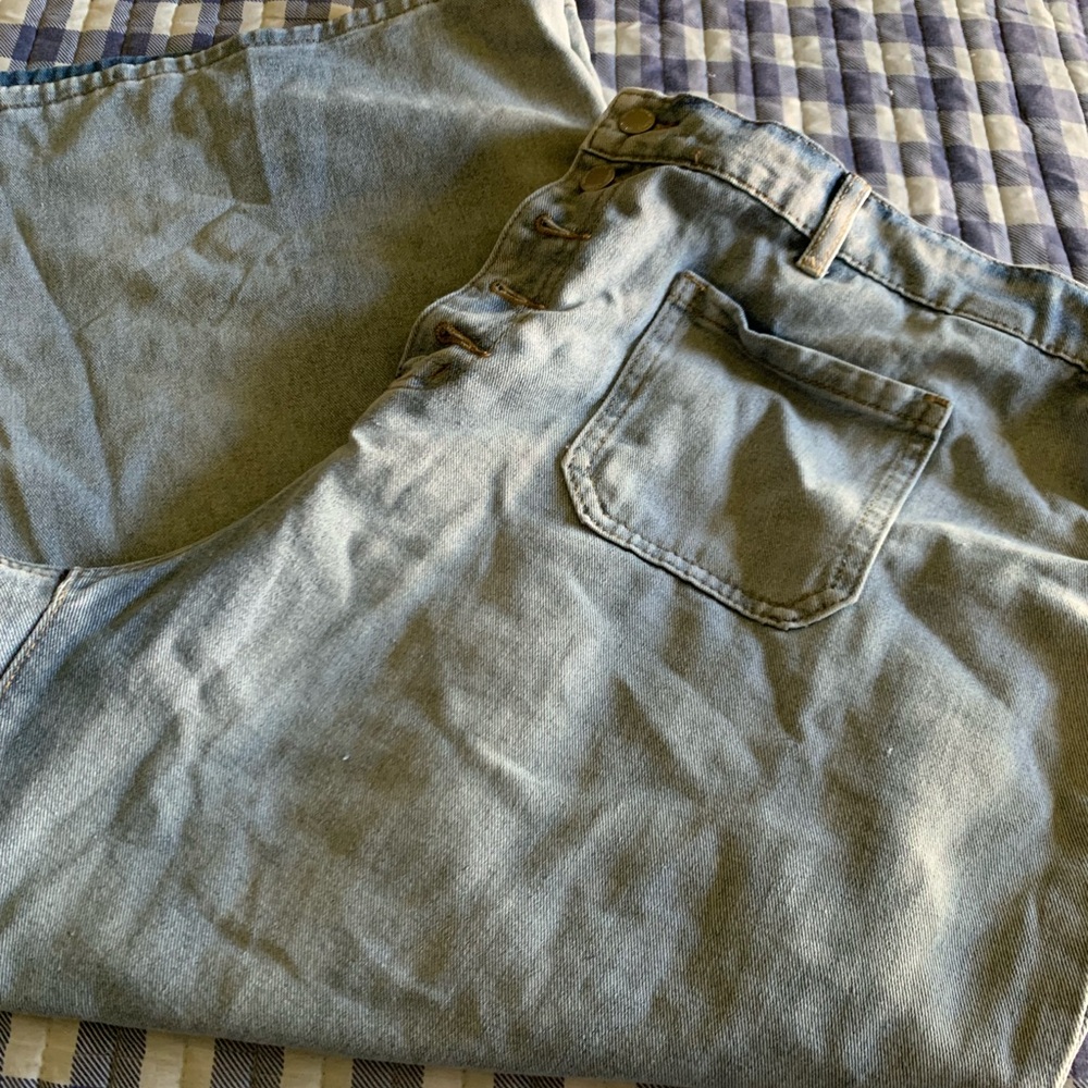 Capris - Picture 6 of 10